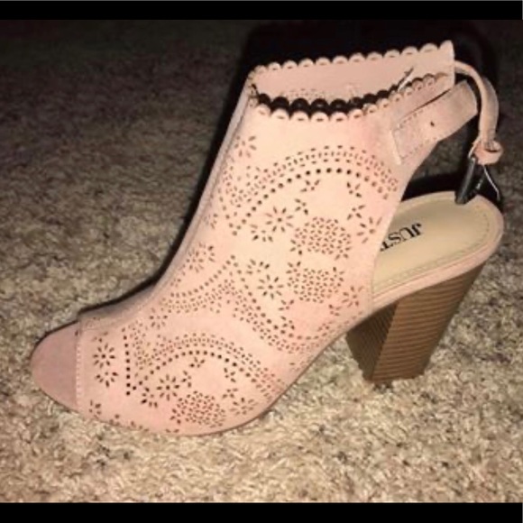 Blush Heels, size 7.5 - Picture 3 of 4